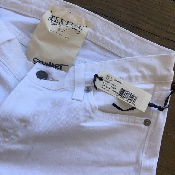 NWT Textile Elizabeth and James Stewart White Flare Jeans - Picture 4 of 5